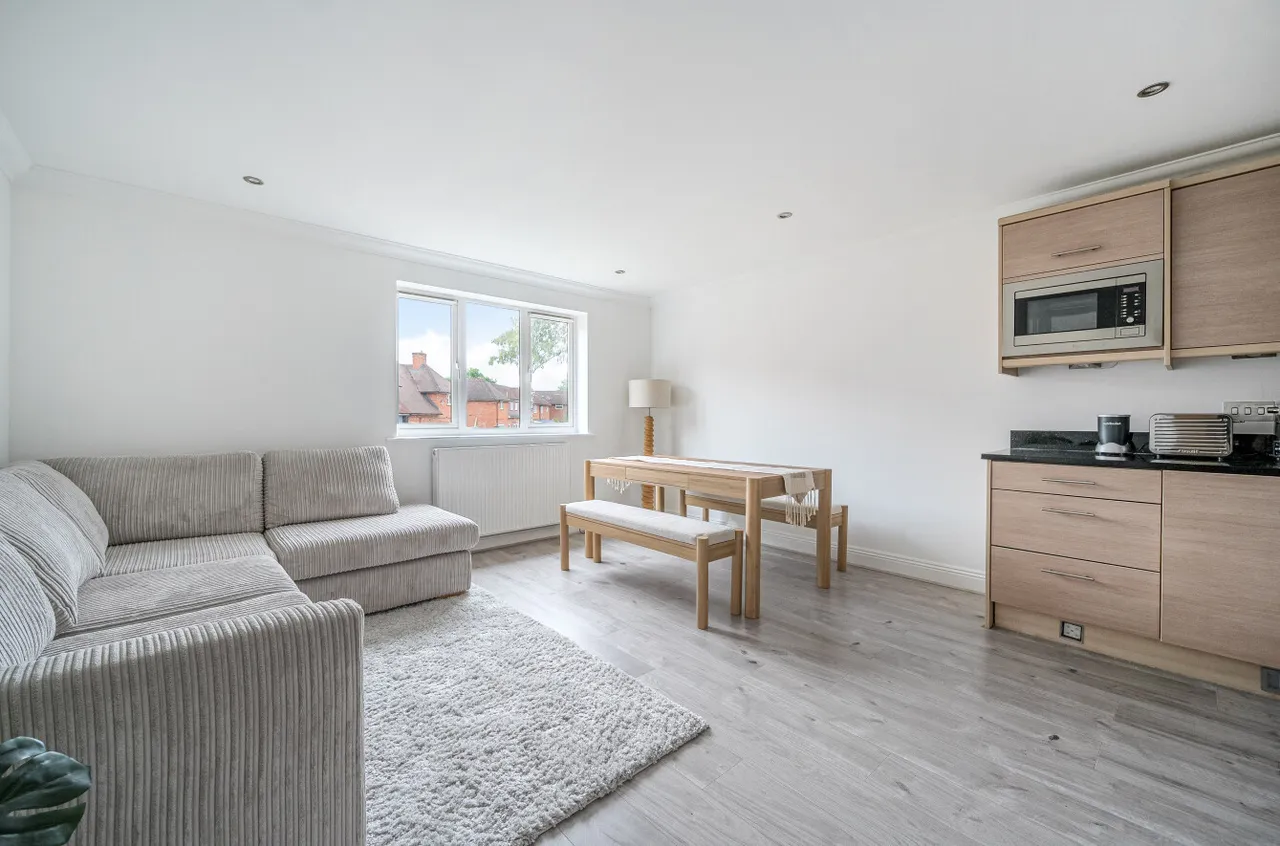 Roebuck Estate, Binfield, Bracknell, Berkshire, RG42 4ET, photo 2