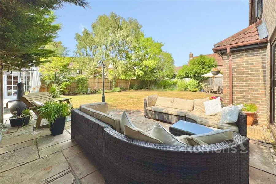 Raeburn Way, College Town, GU47, photo 27