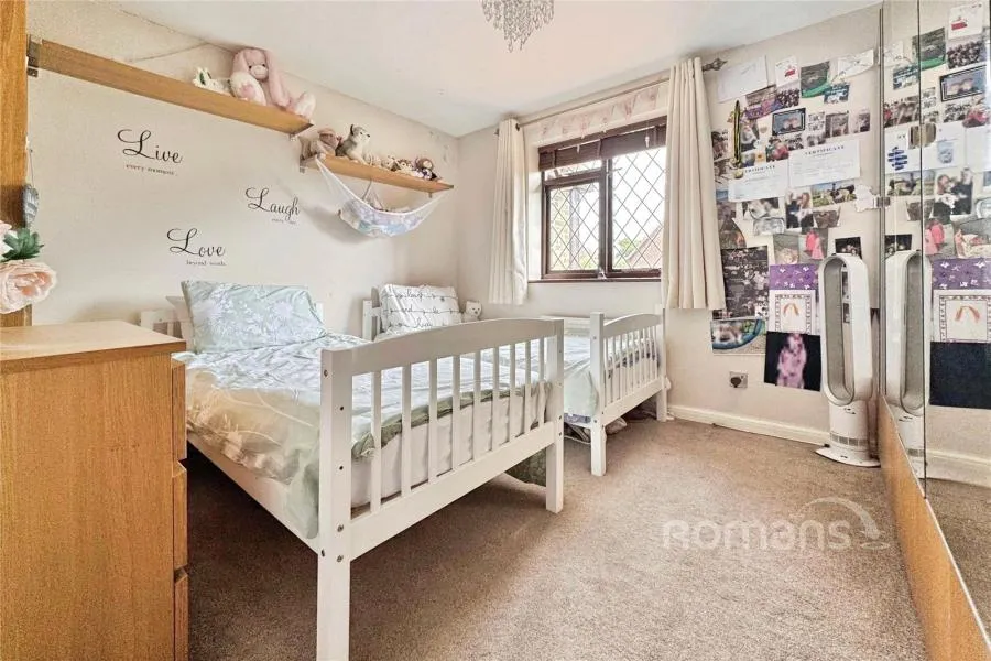 Raeburn Way, College Town, GU47, photo 21