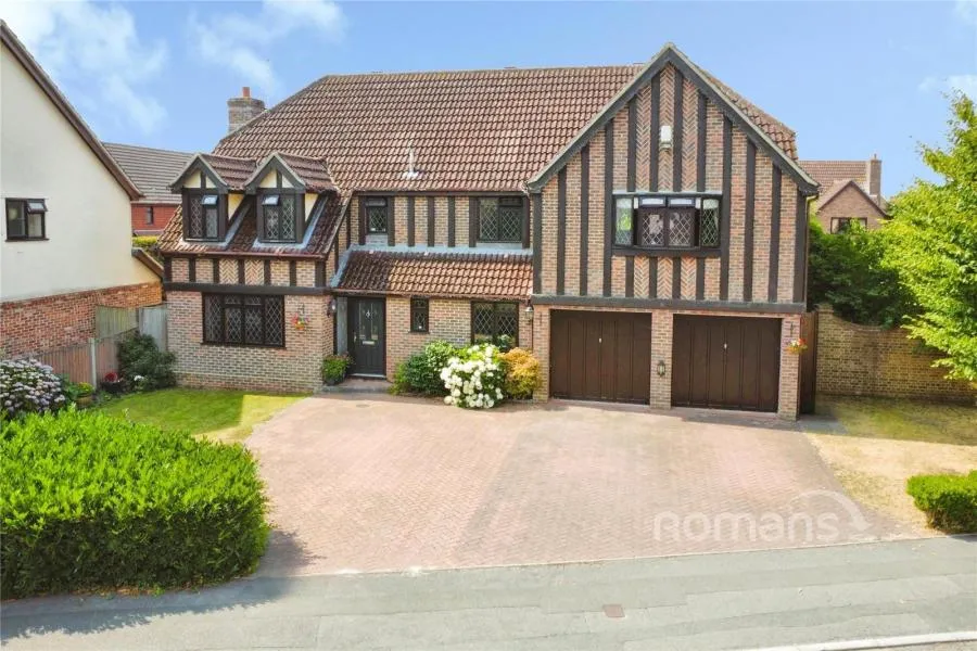 5 bed house for sale, Raeburn Way, College Town, GU47