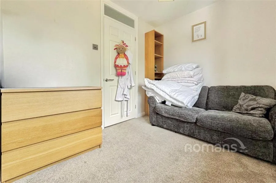 Raeburn Way, College Town, GU47, photo 23