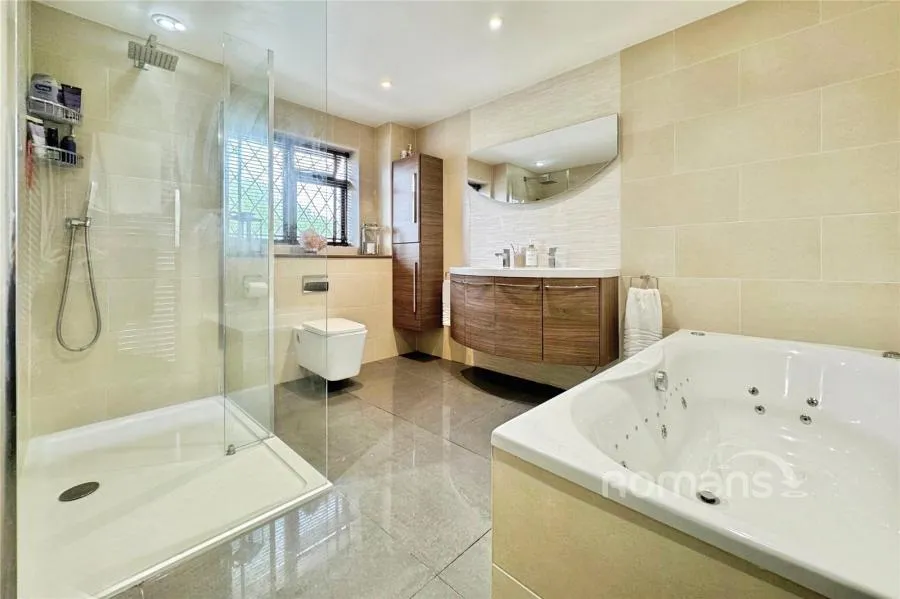 Raeburn Way, College Town, GU47, photo 17