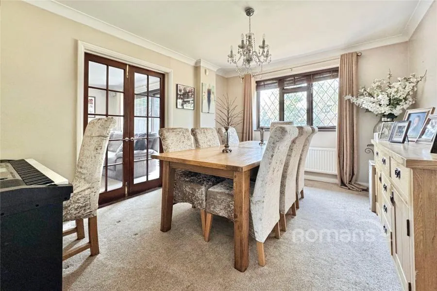 Raeburn Way, College Town, GU47, photo 6