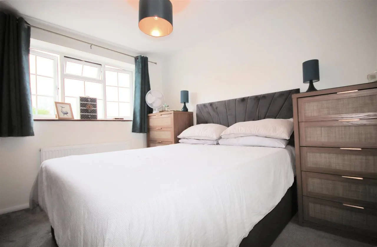 The Meadows, Wingfield, Leighton Buzzard, Bedfordshire LU7 9QN, photo 15