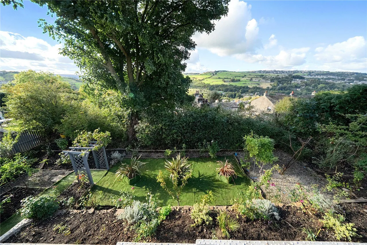 Causeway Side, Linthwaite, HD7, photo 18