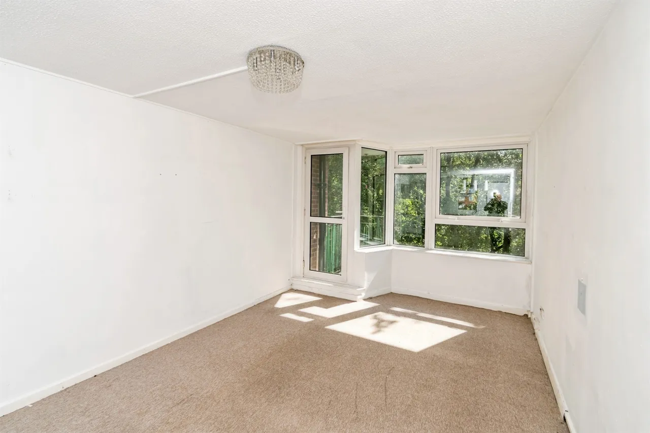 Winnall Manor Road, Winchester, photo 2