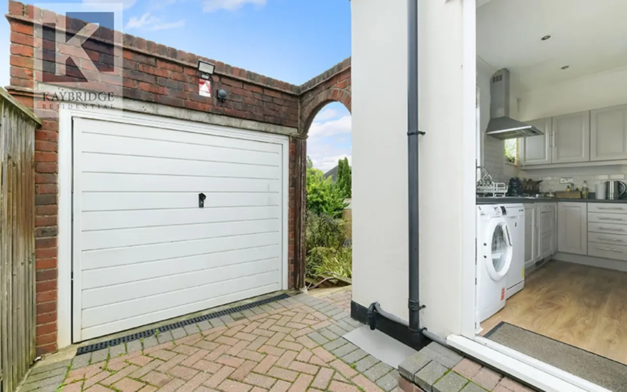 Tudor Avenue, Worcester Park, KT4, photo 22