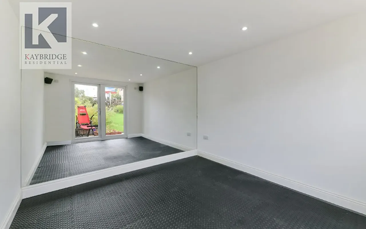Tudor Avenue, Worcester Park, KT4, photo 19
