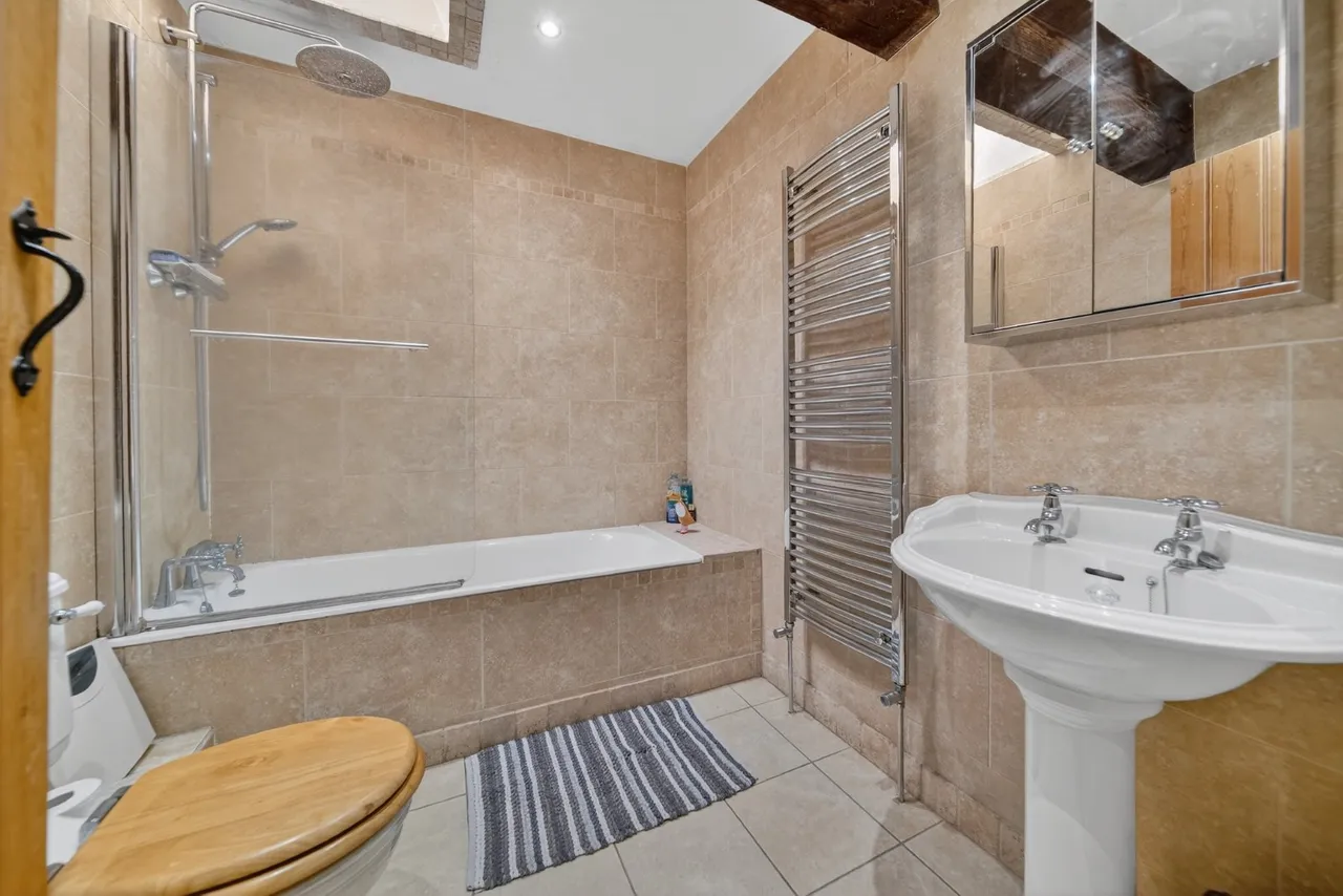 Carlton Lane, Guiseley, LS20, photo 12