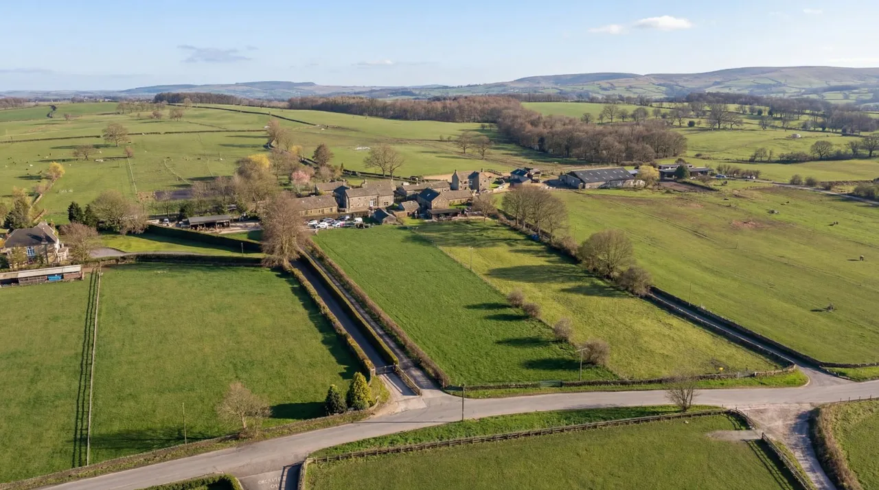 Carlton Lane, Guiseley, LS20, photo 15