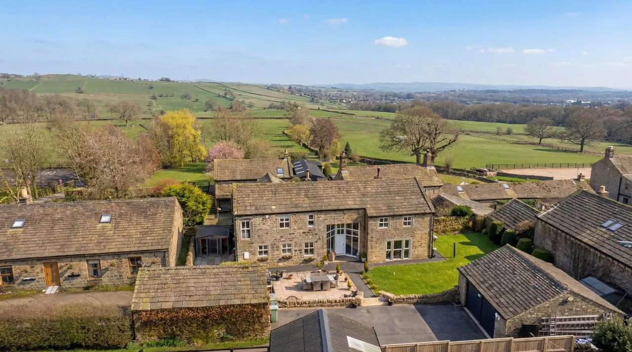 Carlton Lane, Guiseley, LS20, photo 13