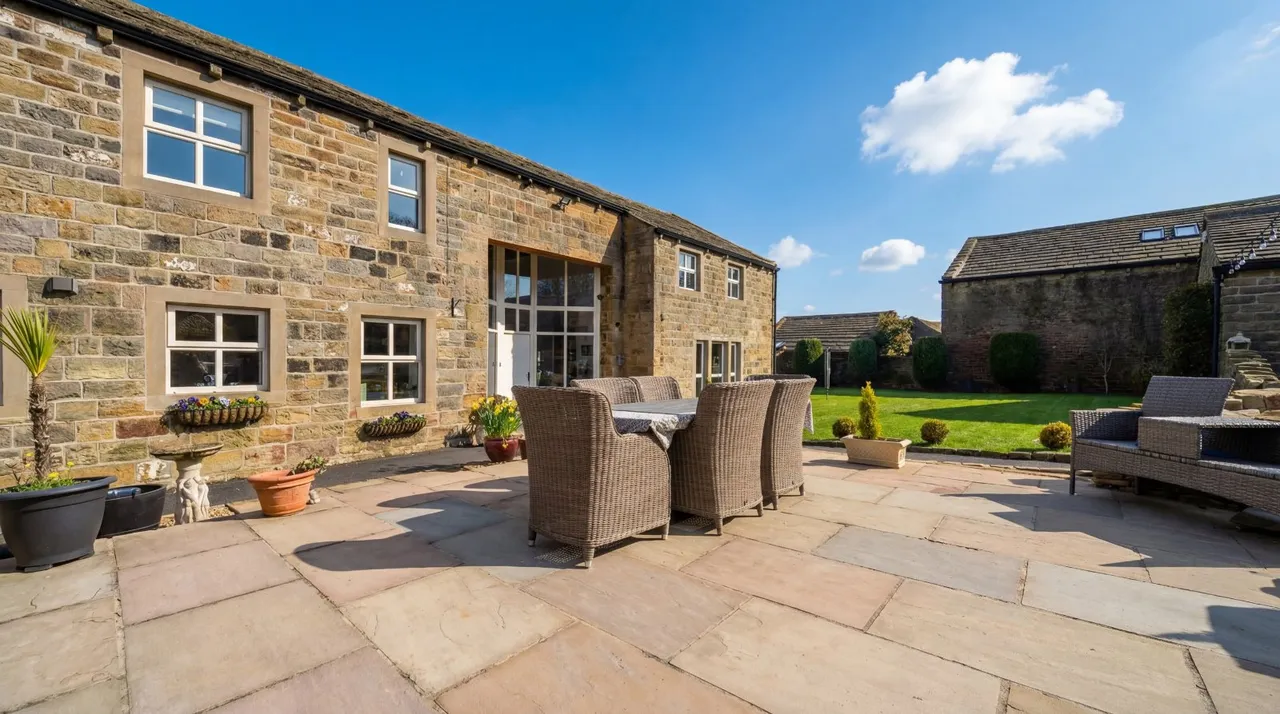 Carlton Lane, Guiseley, LS20, photo 19