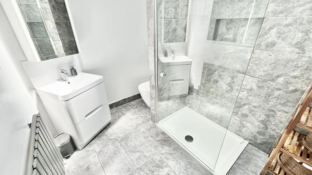 Rochdale Road East, Heywood, OL10, photo 17