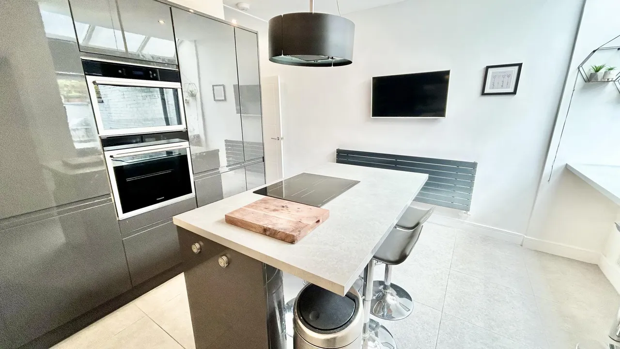 Rochdale Road East, Heywood, OL10, photo 8