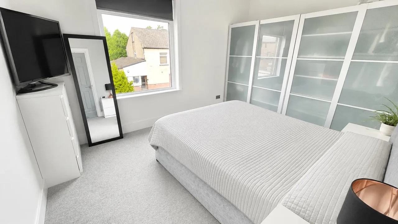Rochdale Road East, Heywood, OL10, photo 14