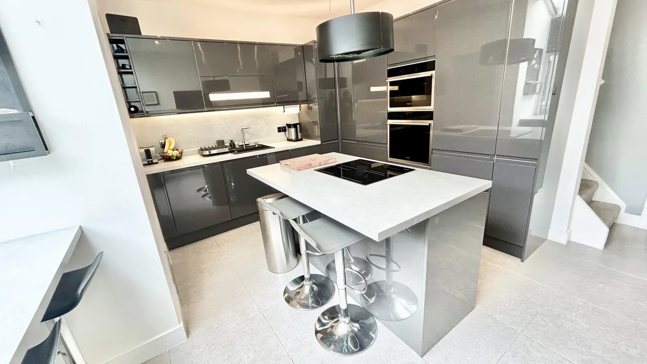 Rochdale Road East, Heywood, OL10, photo 7