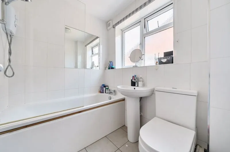 Hatherley Crescent, 21 Hatherley Crescent Sidcup Greater London Sidcup, SIDCUP, Kent, DA144JA, photo 5