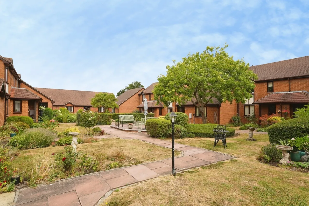 Glebe Farm Court, Up Hatherley, GL51, photo 12