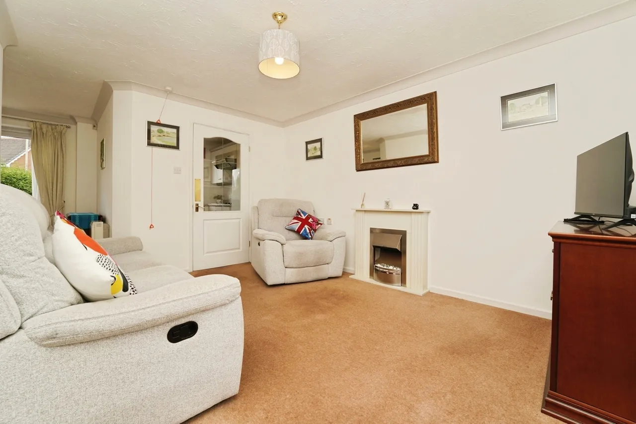 Glebe Farm Court, Up Hatherley, GL51, photo 2