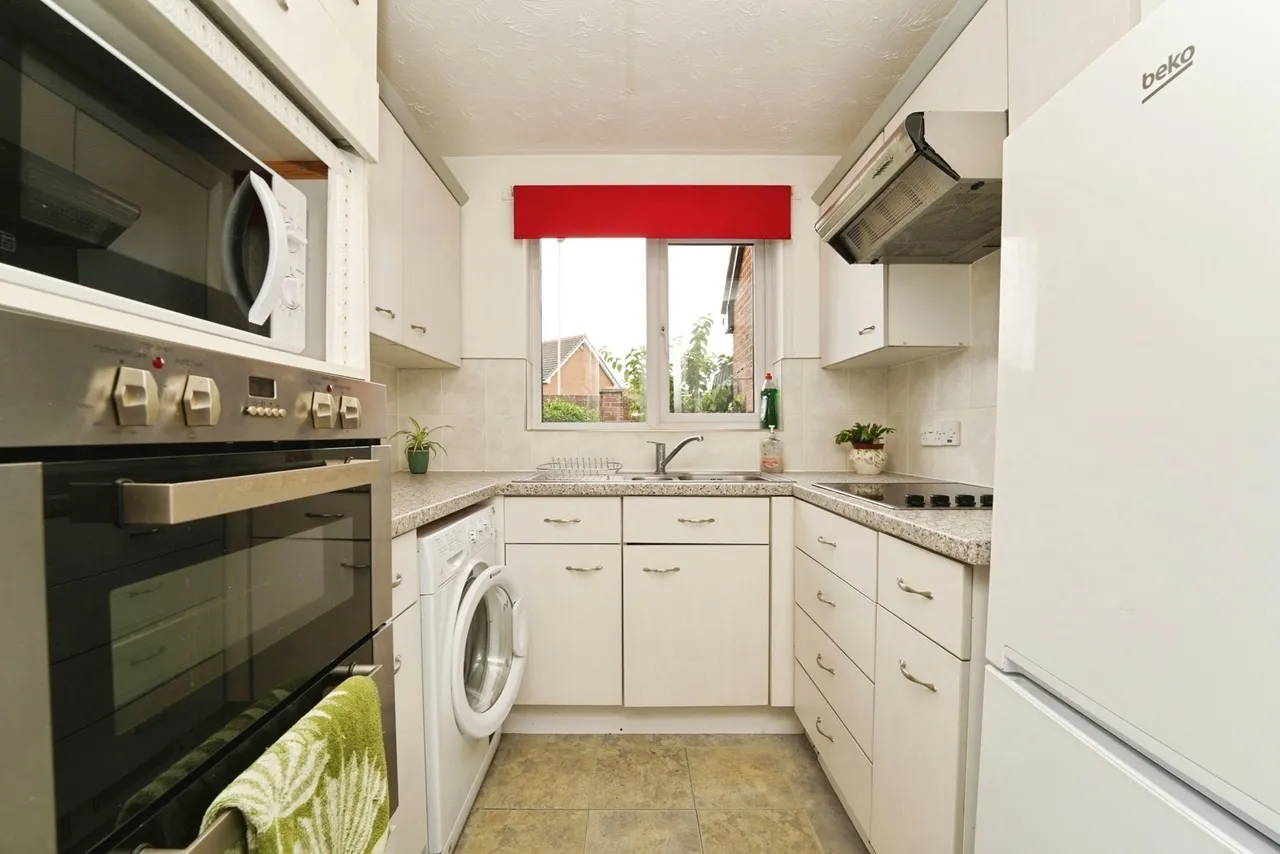 Glebe Farm Court, Up Hatherley, GL51, photo 3