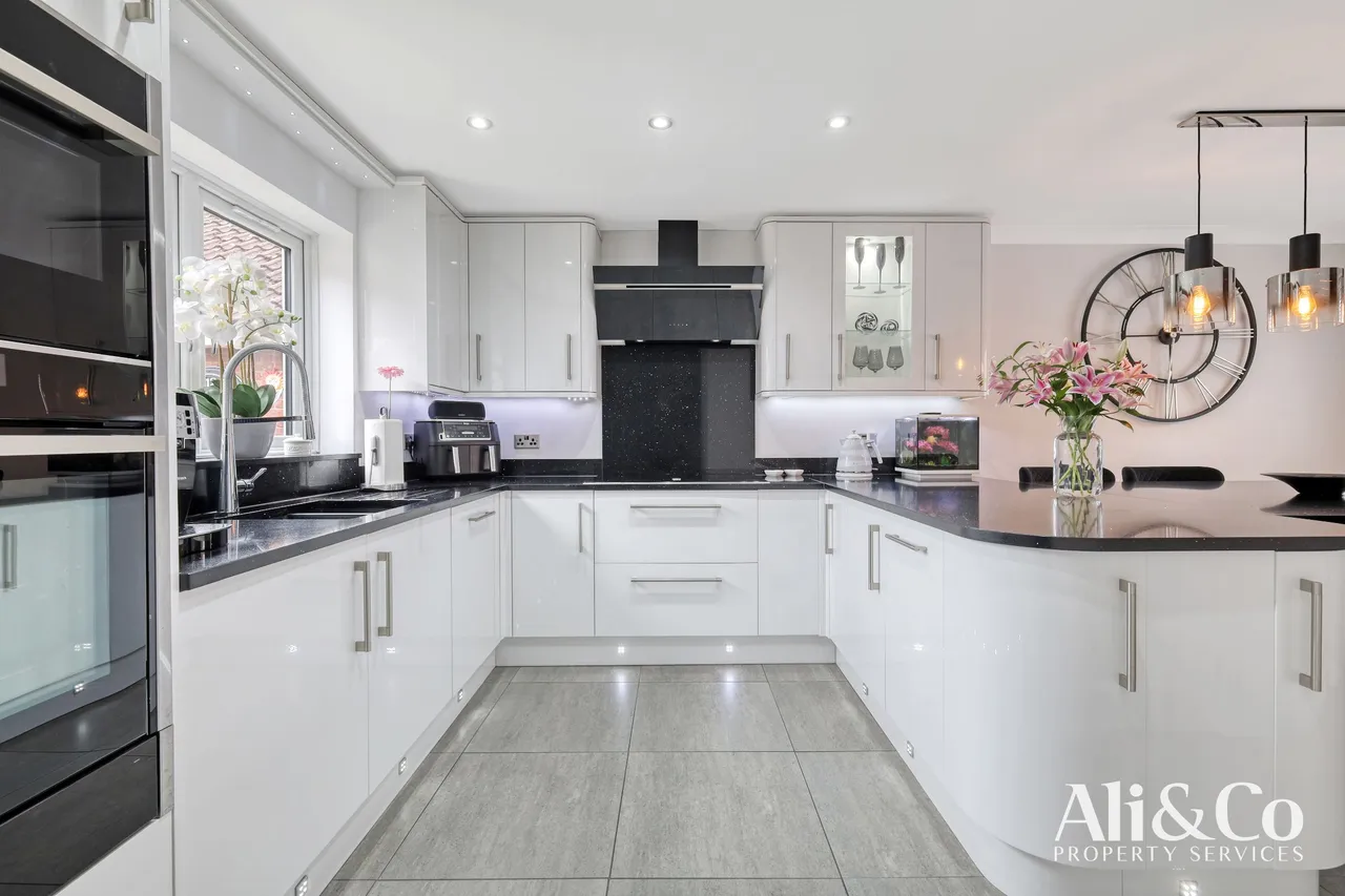 Conrad Close, Grays, Essex, RM16 2TW, photo 4