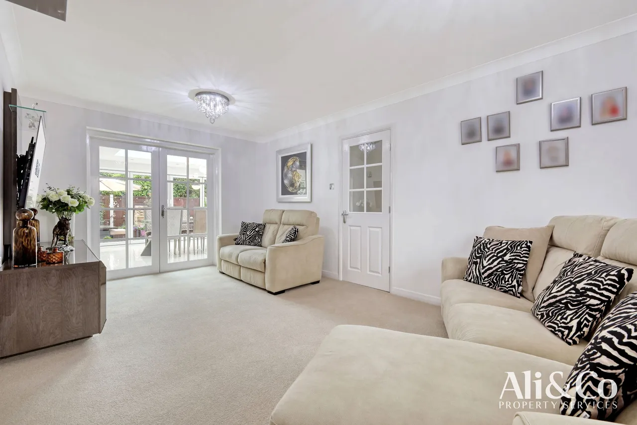Conrad Close, Grays, Essex, RM16 2TW, photo 11