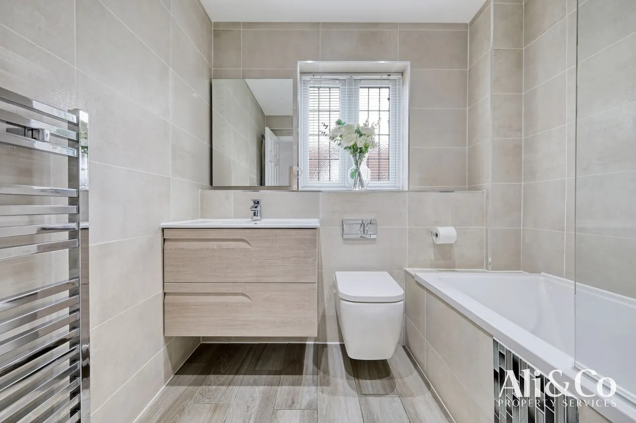 Conrad Close, Grays, Essex, RM16 2TW, photo 16