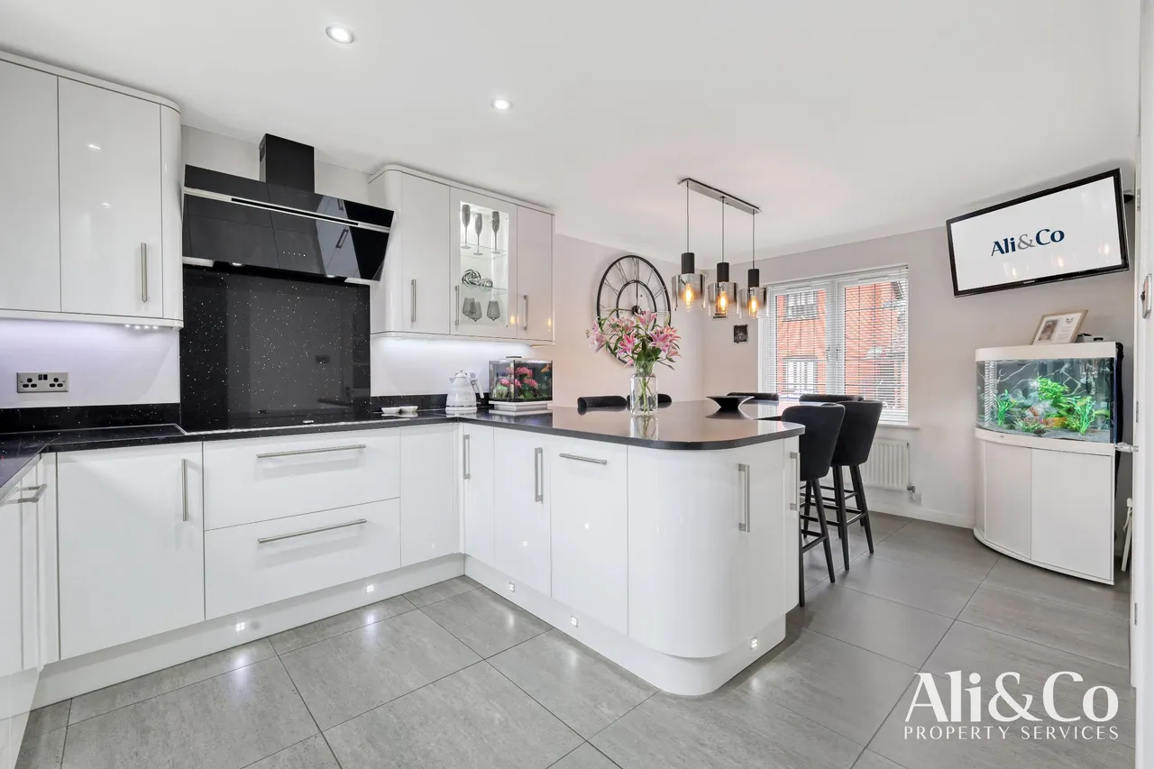 Conrad Close, Grays, Essex, RM16 2TW, photo 6
