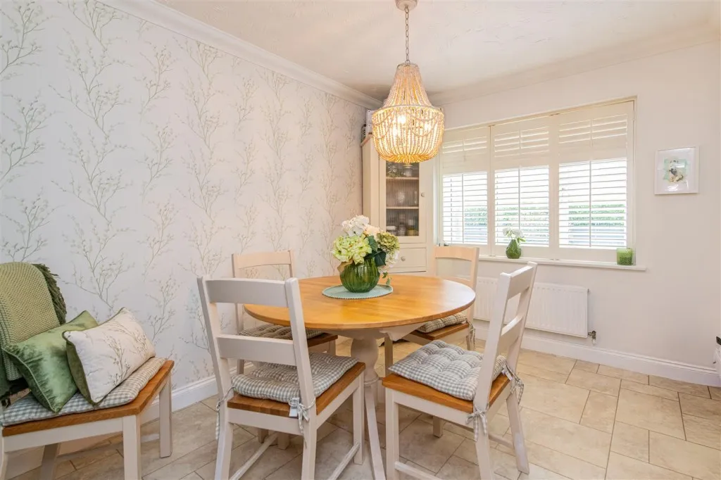 Thurston Drive, Kettering, photo 6