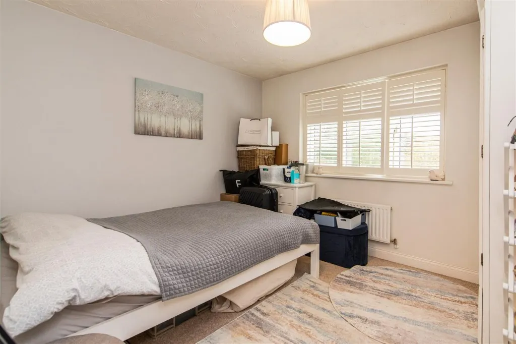 Thurston Drive, Kettering, photo 18