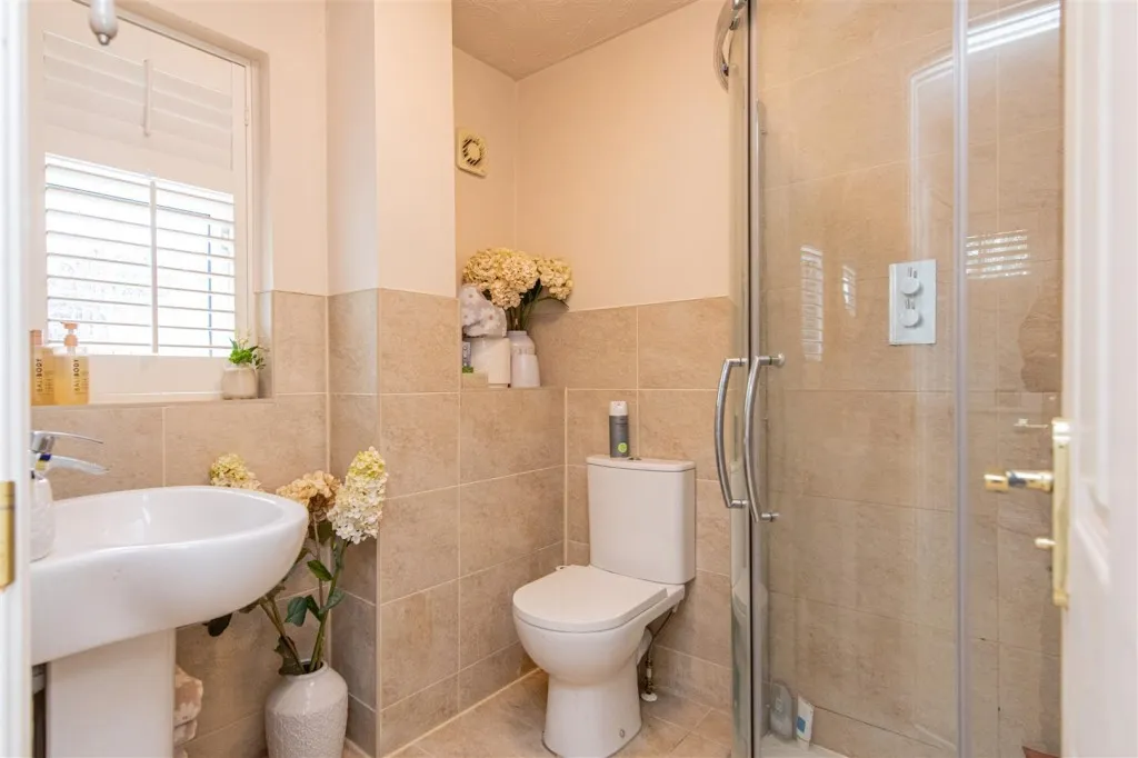Thurston Drive, Kettering, photo 16