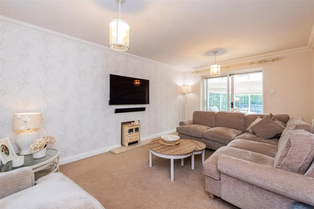 Thurston Drive, Kettering, photo 9