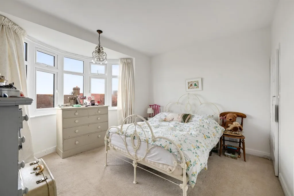 Castlewood Drive, SE9, photo 6