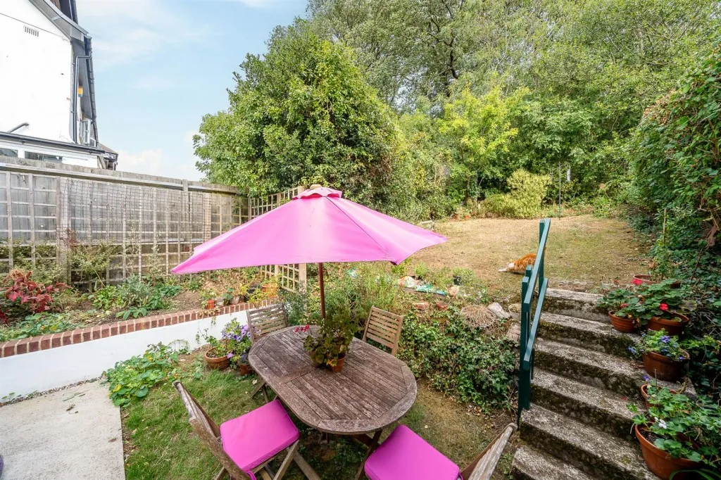Castlewood Drive, SE9, photo 11