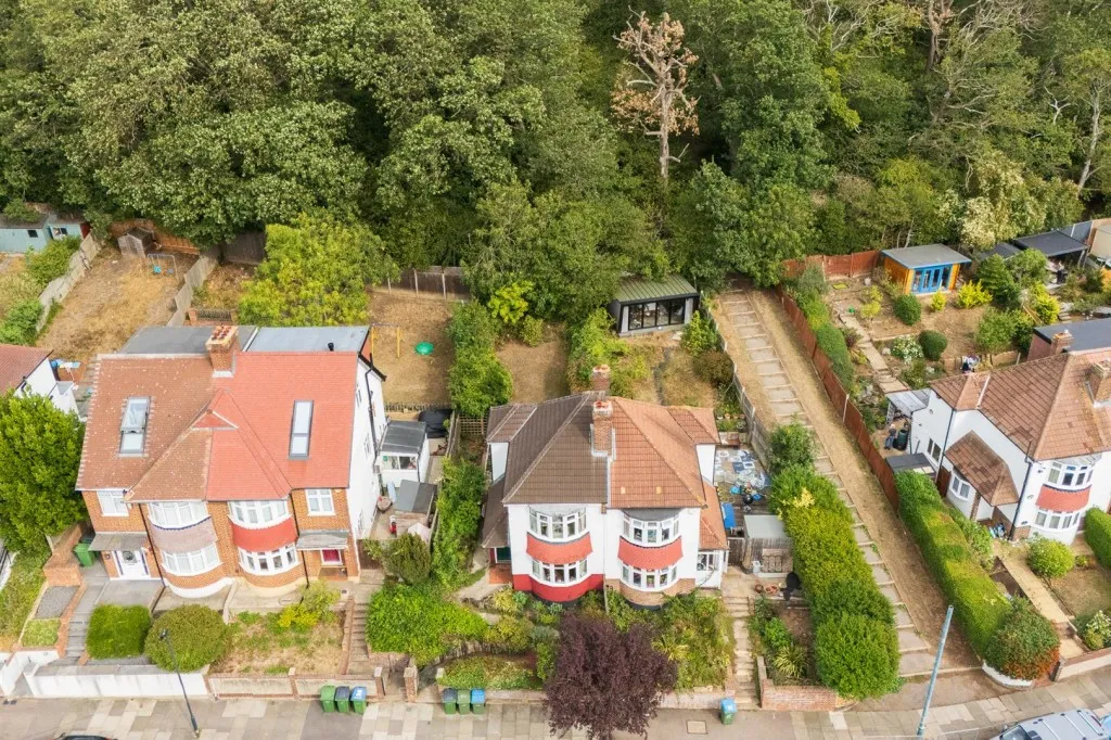 Castlewood Drive, SE9, photo 14