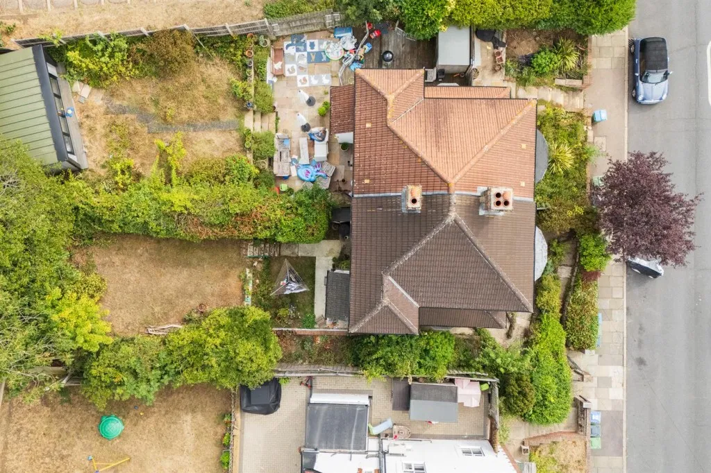 Castlewood Drive, SE9, photo 15