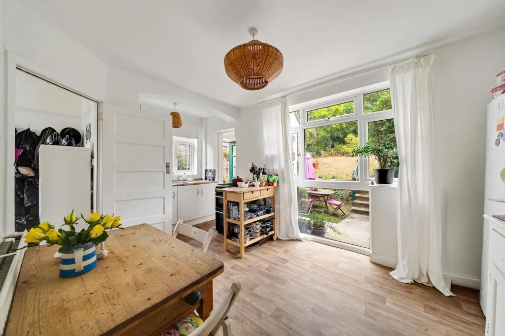 Castlewood Drive, SE9, photo 5
