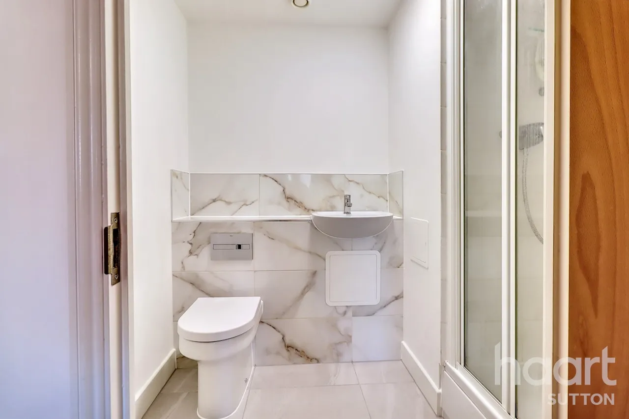 Station Approach, Epsom, KT19, photo 8