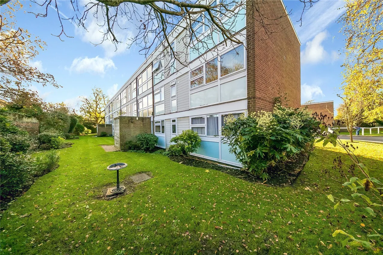 Park Close, Hampton, TW12, photo 11