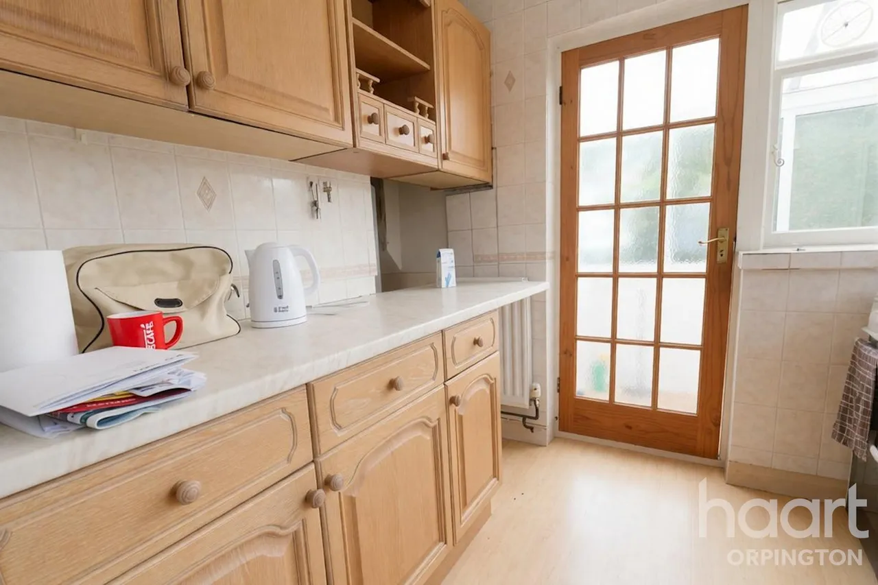 Perry Hall Close, Orpington, BR6, photo 3