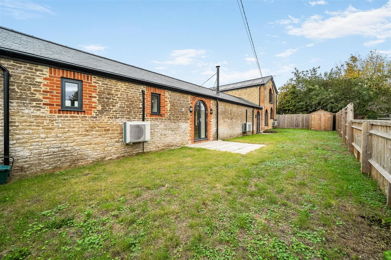 Stonehill Lane, Southmoor, OX13, photo 22