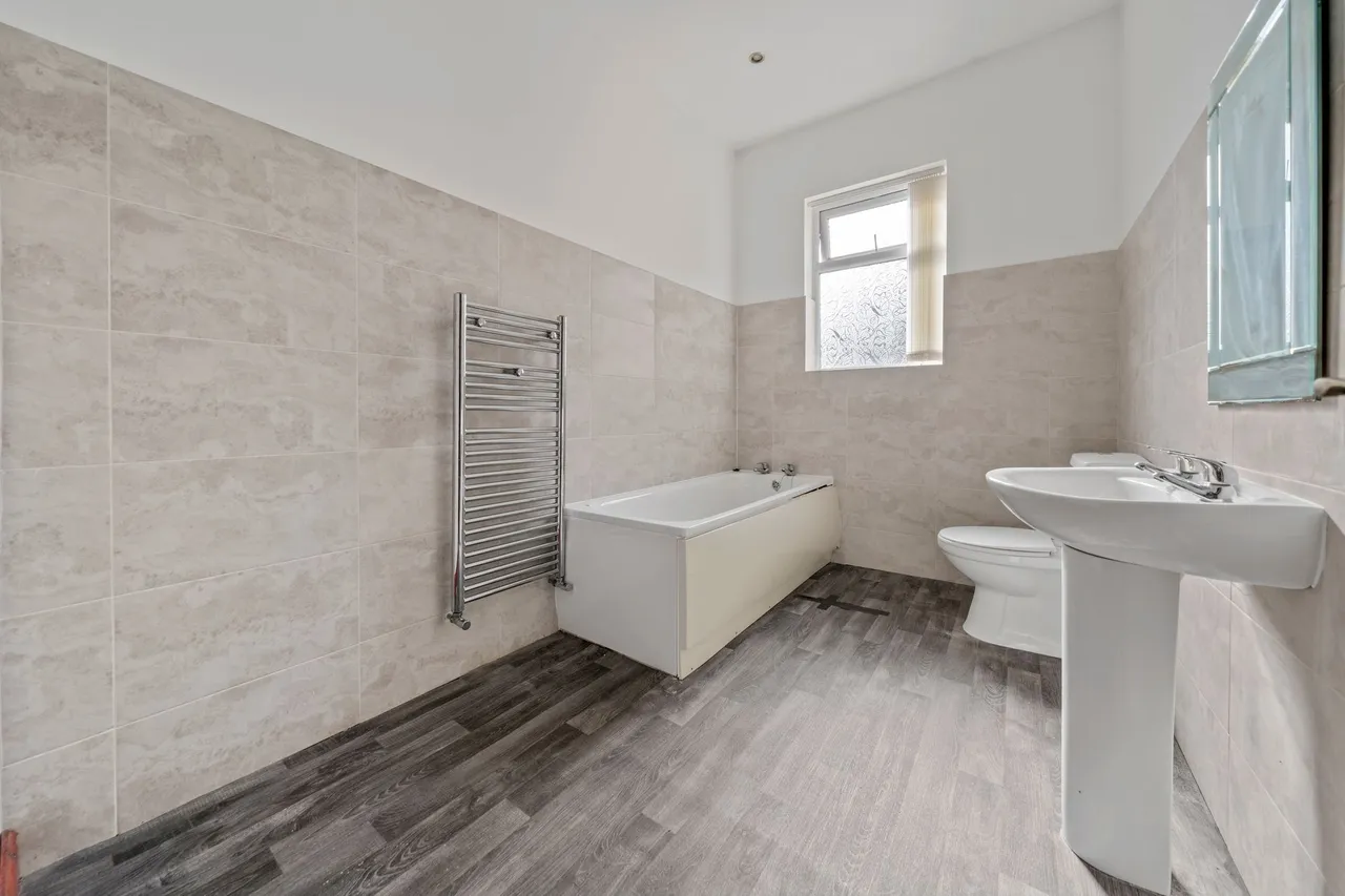 Windermere Road, Leigh, WN7, photo 11