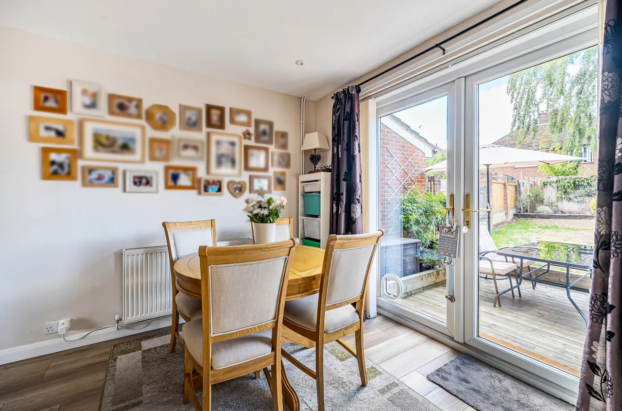 Calvert Close, Aldershot, Hampshire, GU12 4QX, photo 11