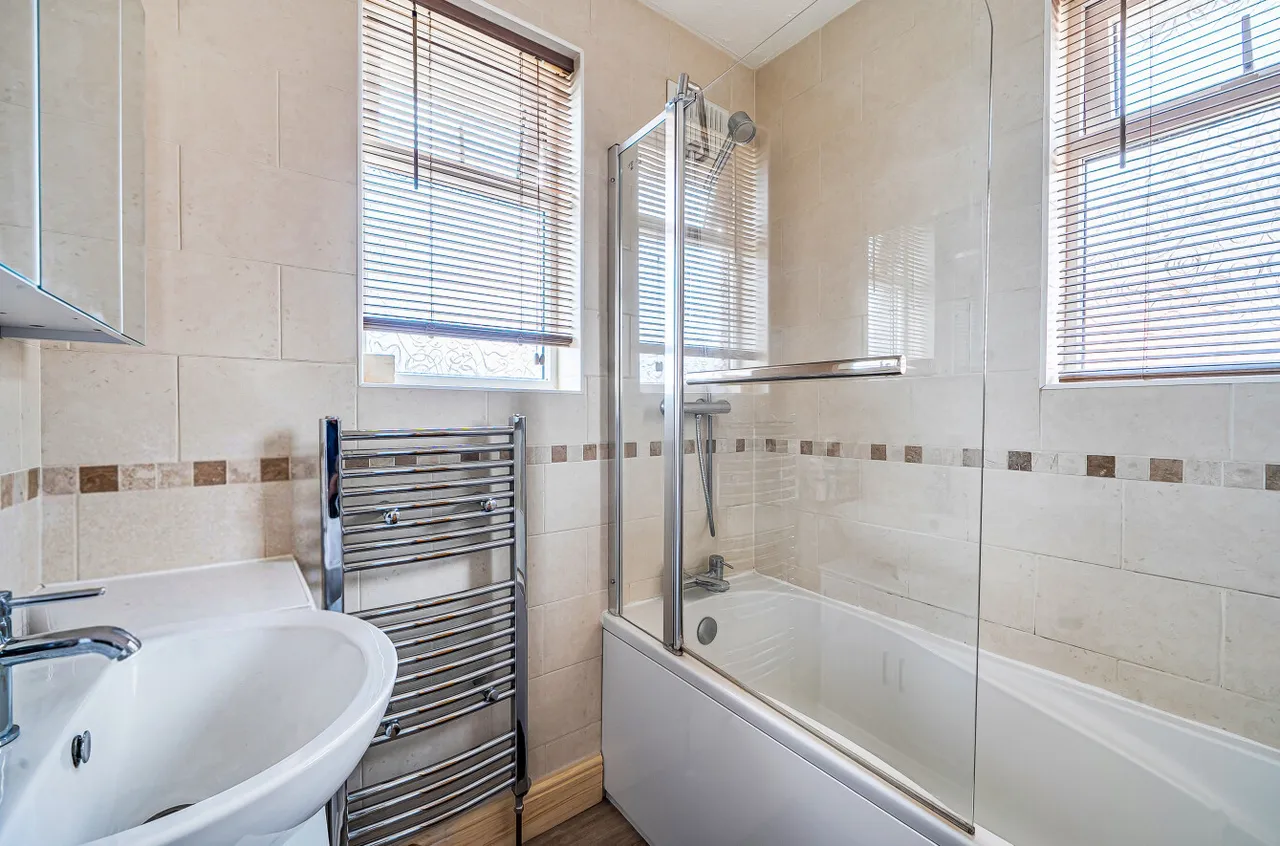 Calvert Close, Aldershot, Hampshire, GU12 4QX, photo 6