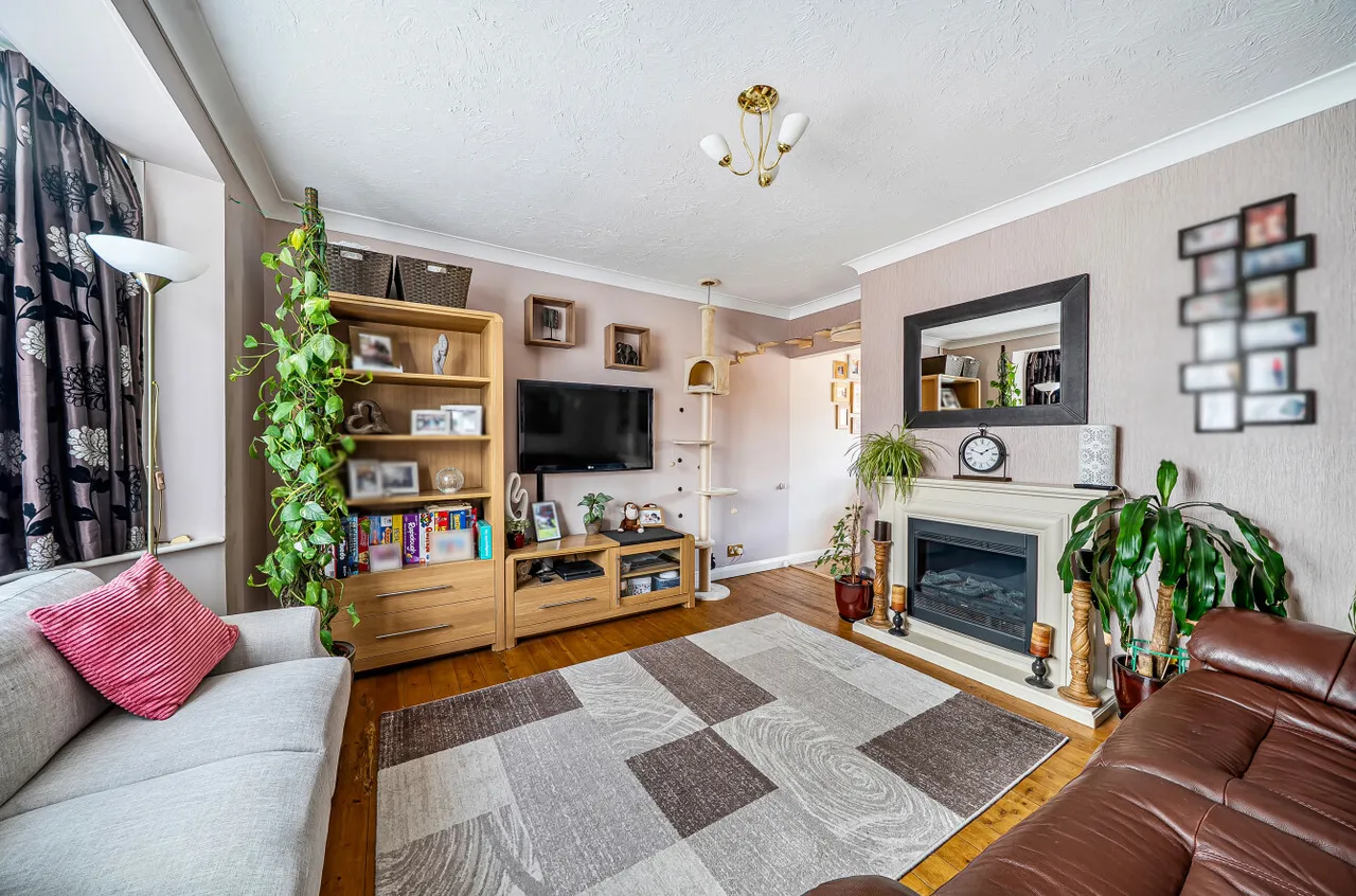 Calvert Close, Aldershot, Hampshire, GU12 4QX, photo 10