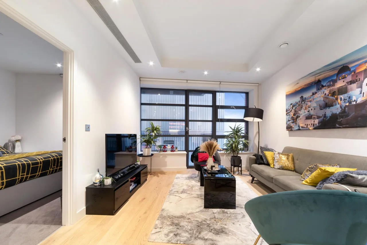 1 bed flat for sale, Defoe House, London City Island, E14