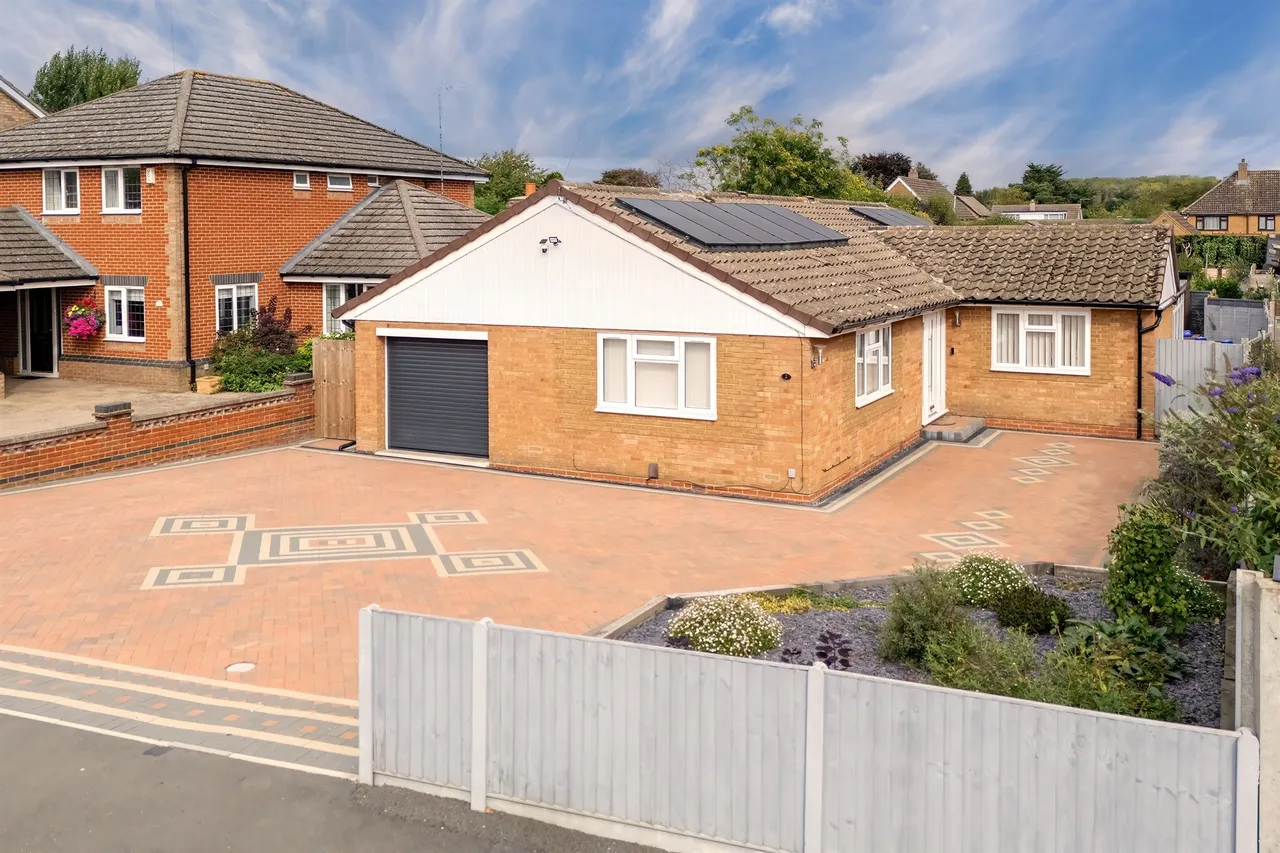 3 bed house for sale, Ise View Road, Kettering, NN14