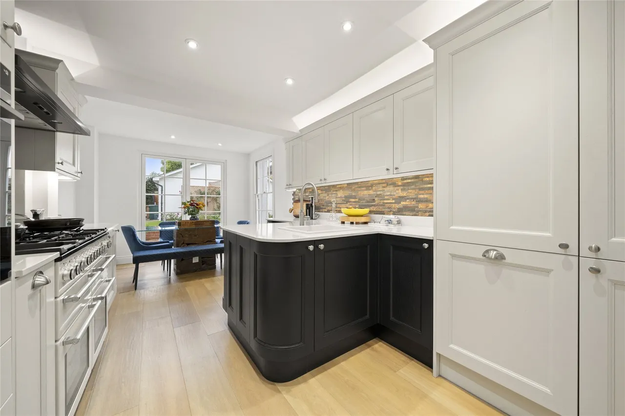 Shepperton Road, Laleham, TW18, photo 9