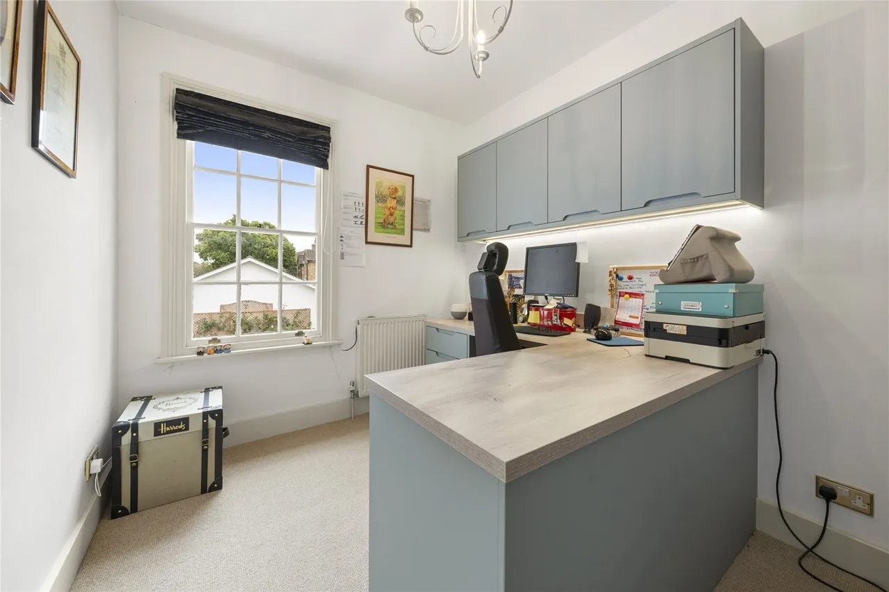 Shepperton Road, Laleham, TW18, photo 25