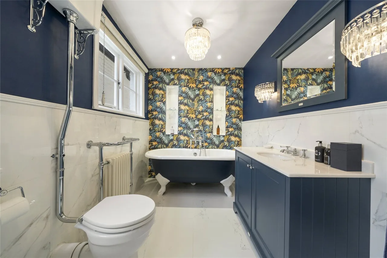 Shepperton Road, Laleham, TW18, photo 24